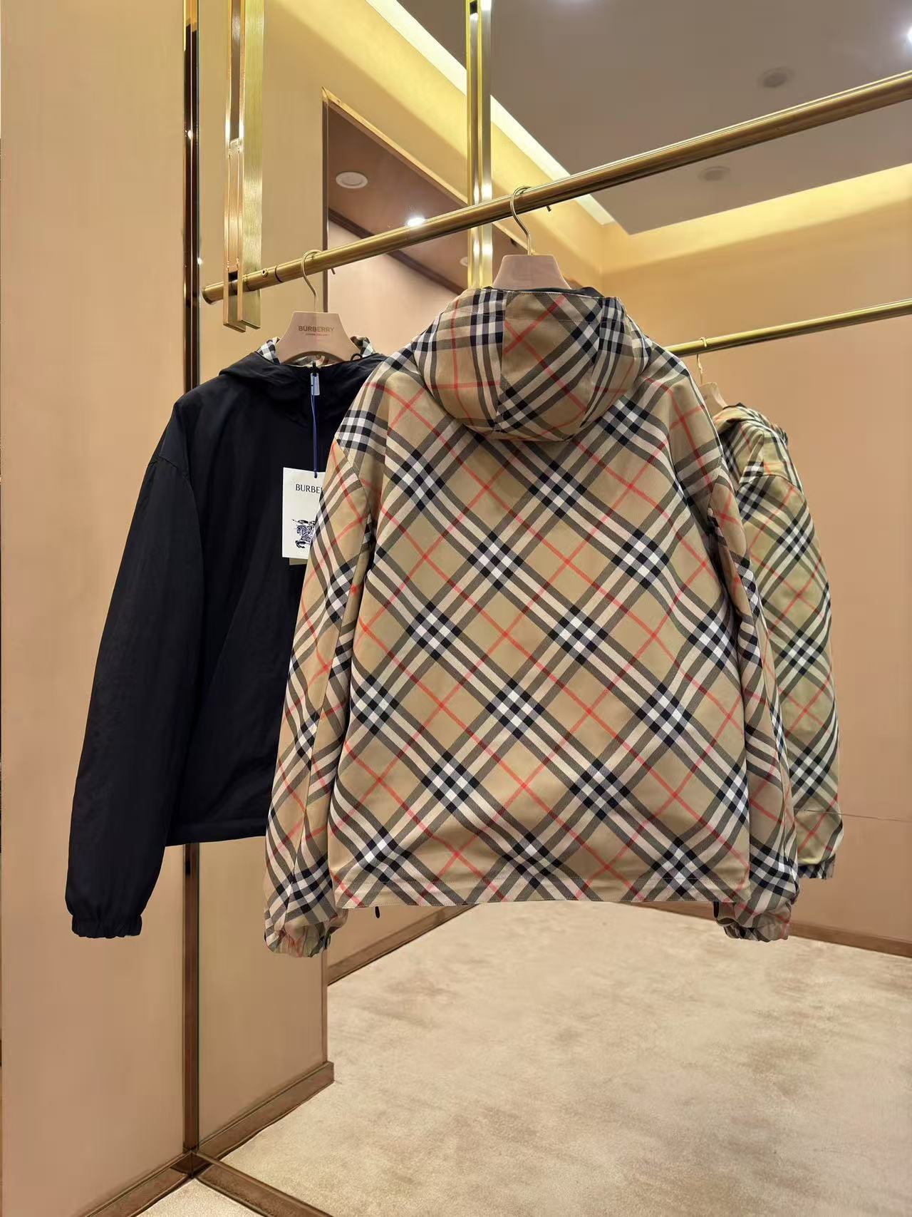 Vestes Burberry – Héritage Iconique & Fonctionnalité Moderne