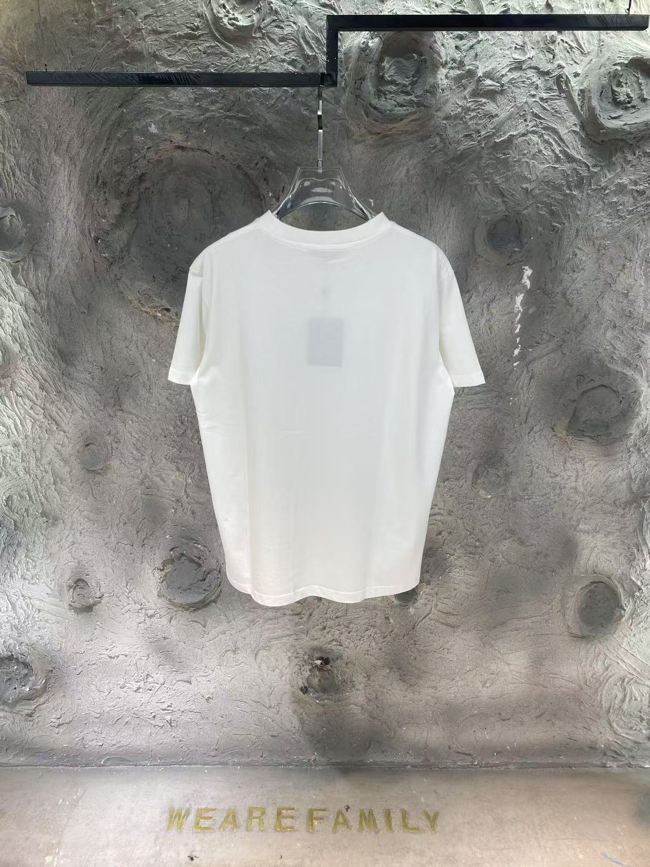 T-shirt Louis Vuitton – Minimalisme Graphique & Esprit Lifestyle