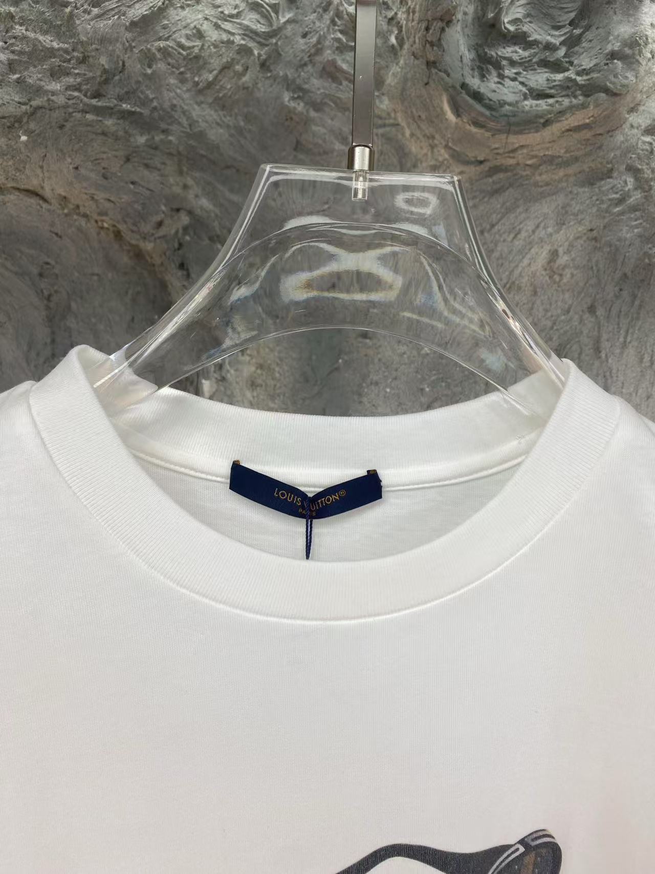 T-shirt Louis Vuitton – Minimalisme Graphique & Esprit Lifestyle