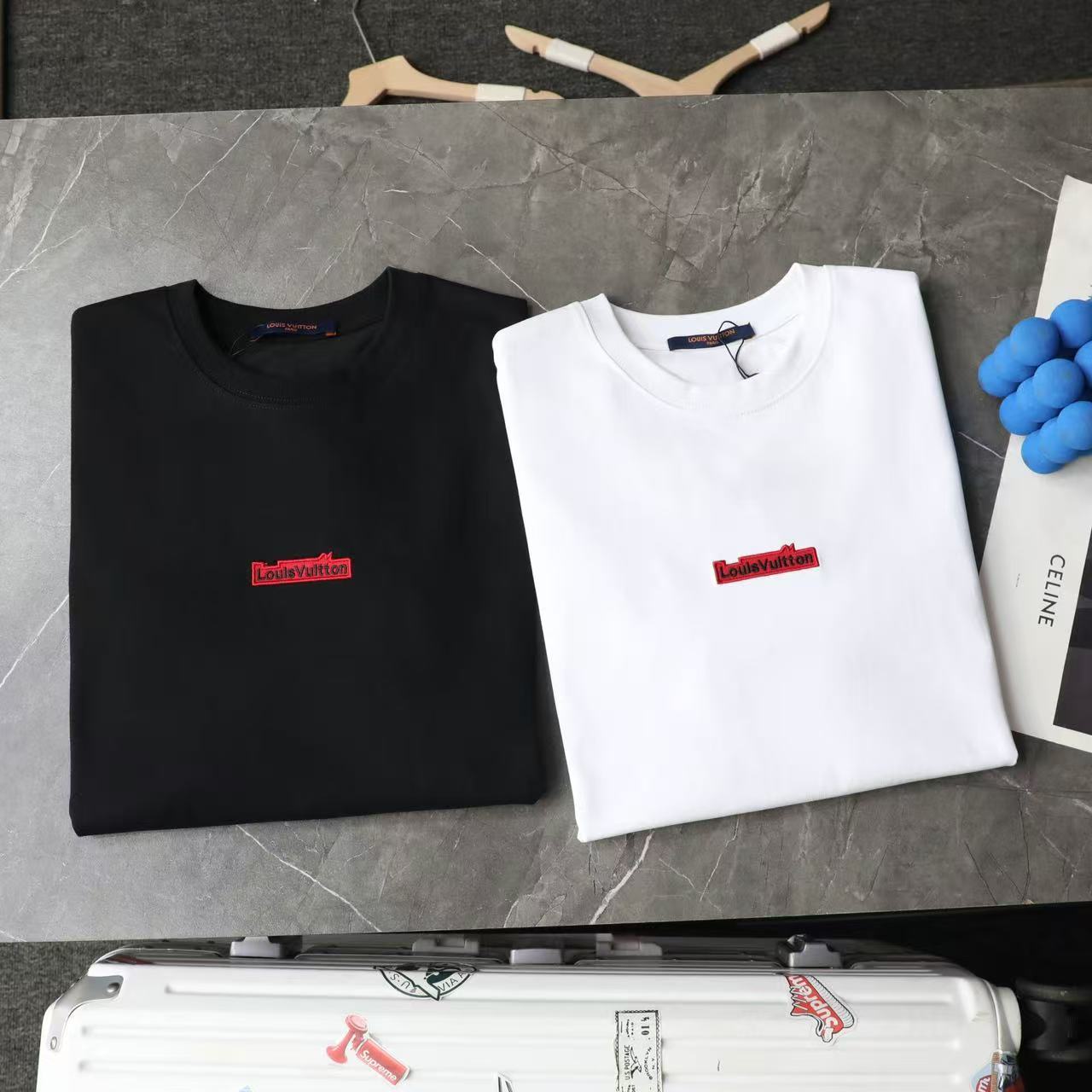 T-shirts Louis Vuitton – Minimalisme Urbain & Signature Contemporaine