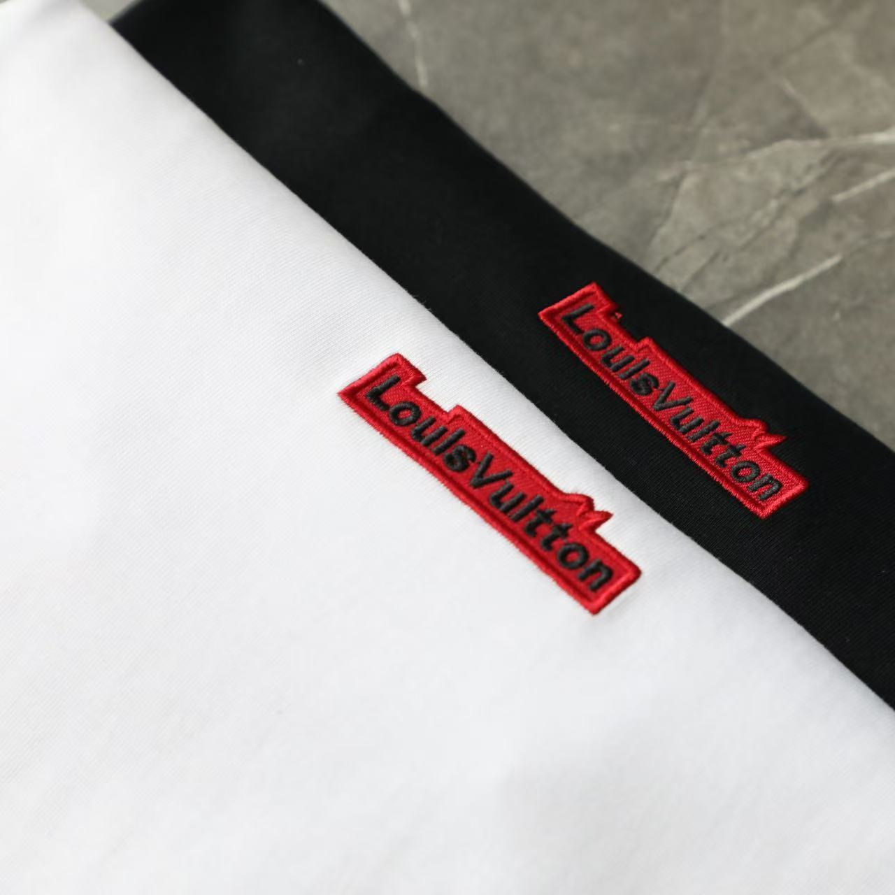T-shirts Louis Vuitton – Minimalisme Urbain & Signature Contemporaine