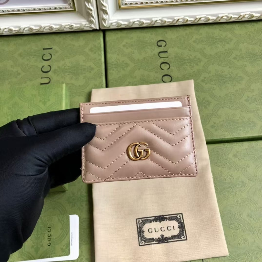 Porte-Cartes GG Matelassé en Cuir – Élégance Minimaliste Signée Gucci
