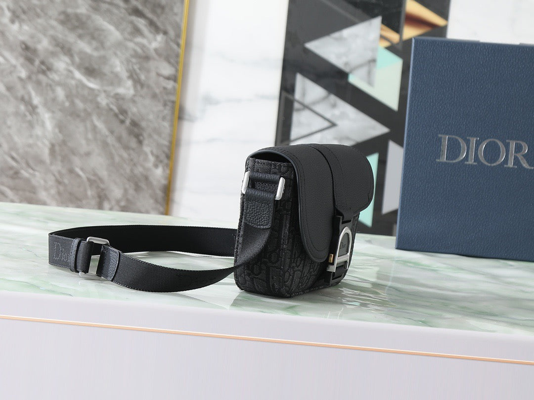 Dior Sac Bandoulière Dior Oblique Noir à Boucle CD Lock