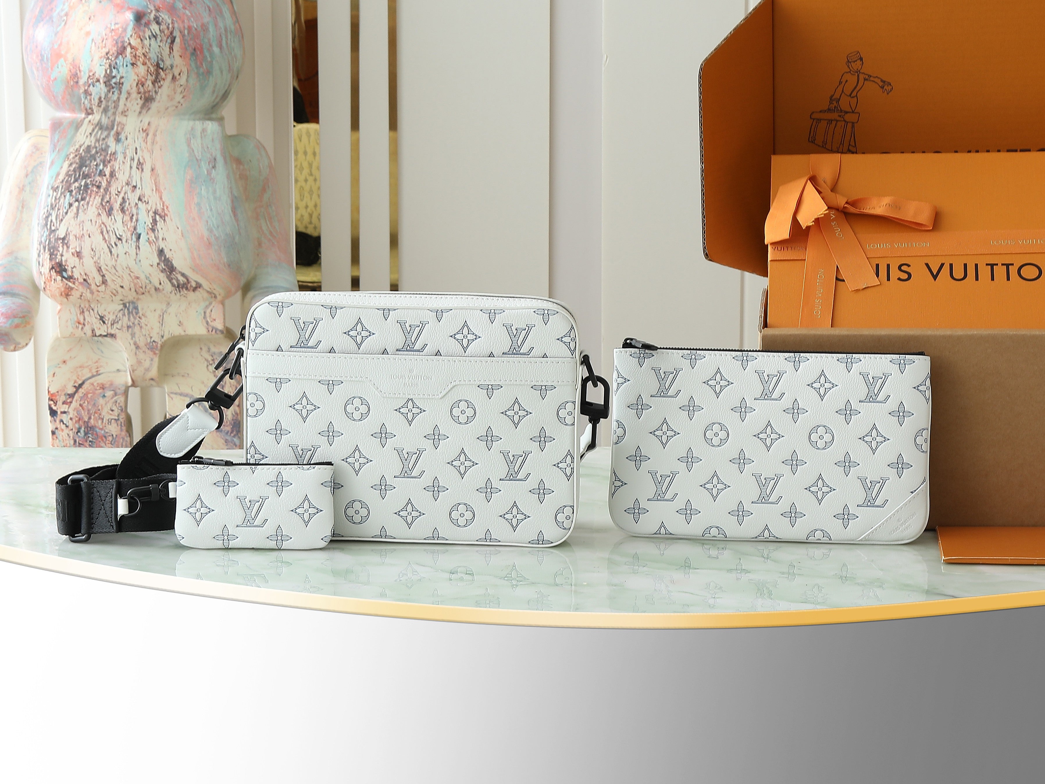 Louis Vuitton Sac Crossbody Louis Vuitton Monogram Blanc avec Pochette Frontale et Porte-cartes Zipé