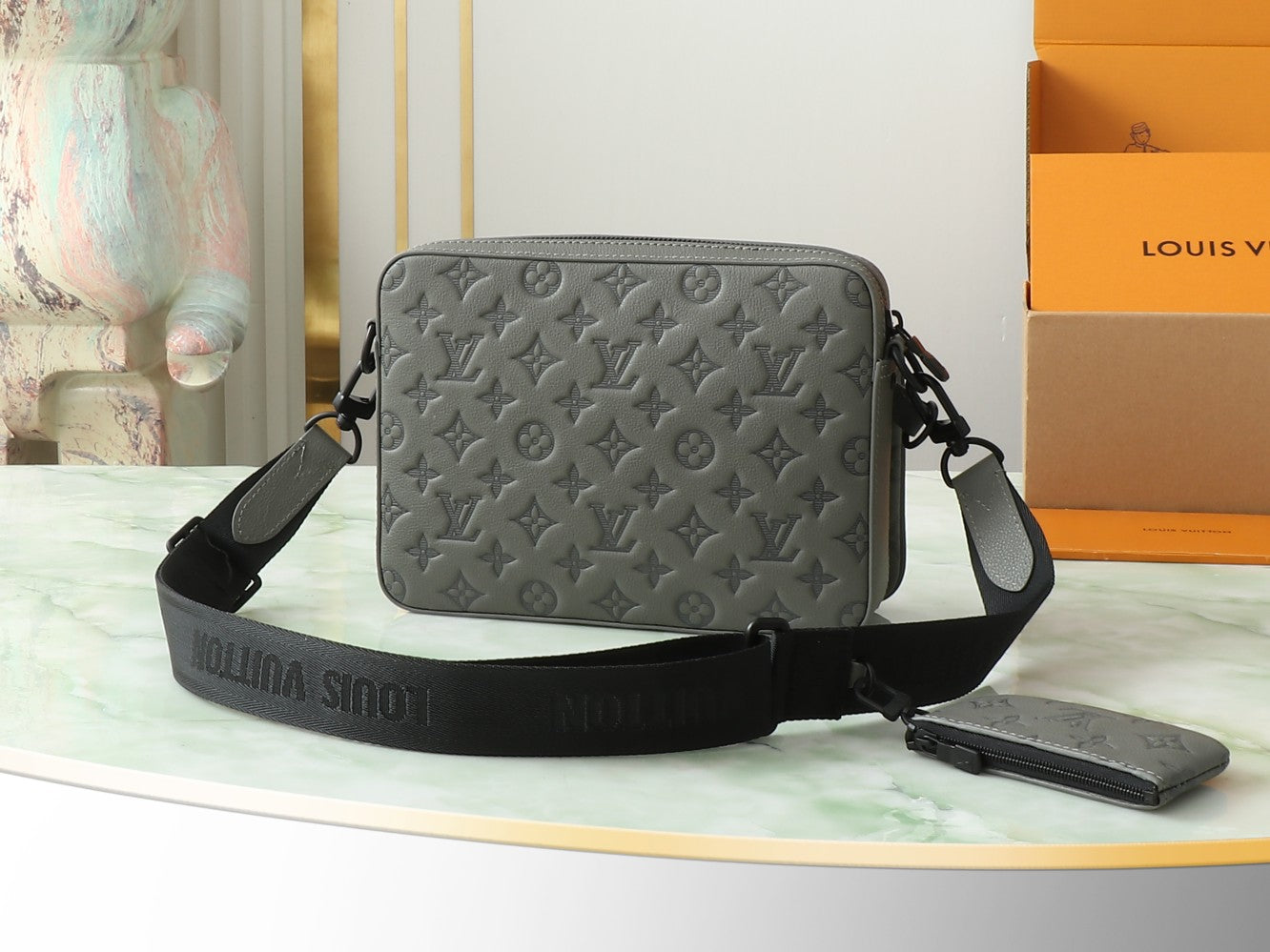 Louis Vuitton Sac Crossbody Louis Vuitton Monogram Blanc avec Pochette Frontale et Porte-cartes Zipé