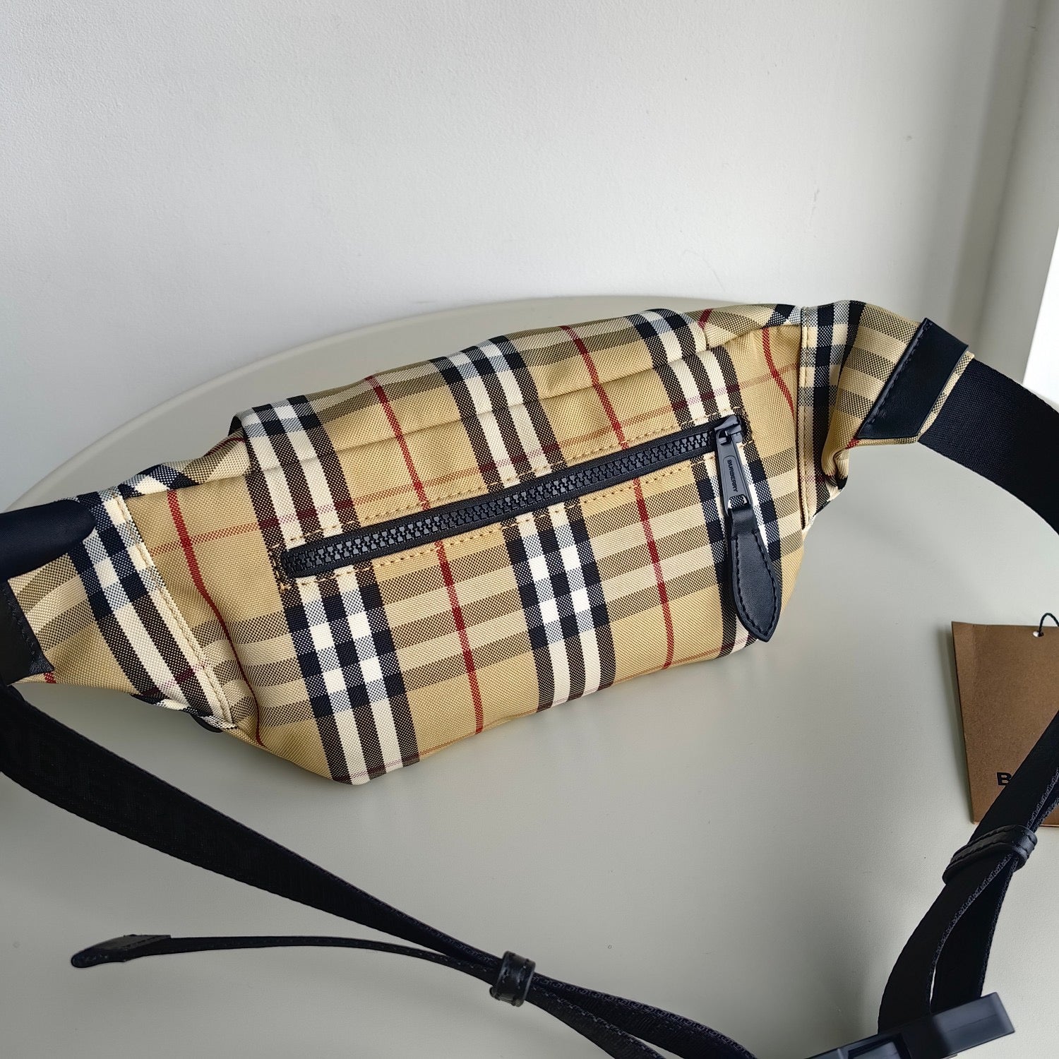 Burberry Sac Banane Burberry Vintage Check Beige avec Détails Noir Mat