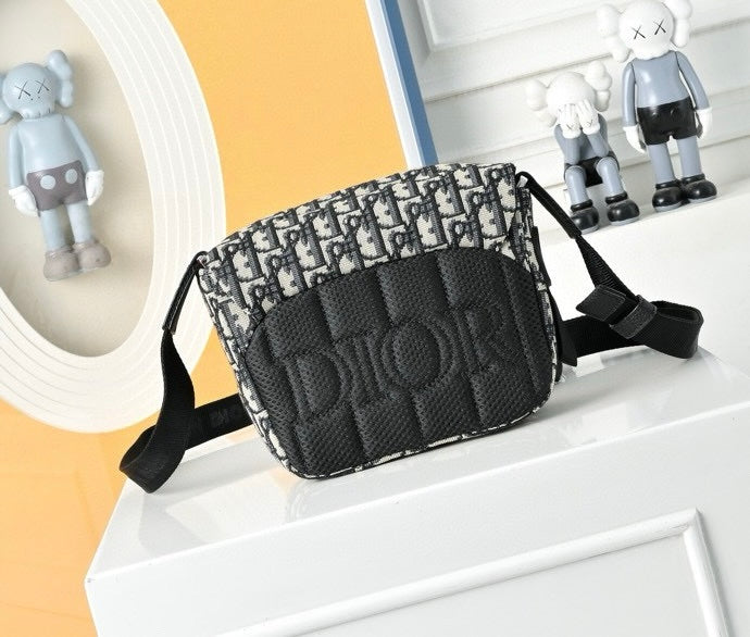 Dior Sac Banane Dior Oblique Noir avec Fermeture CD Lock Métal Argenté
