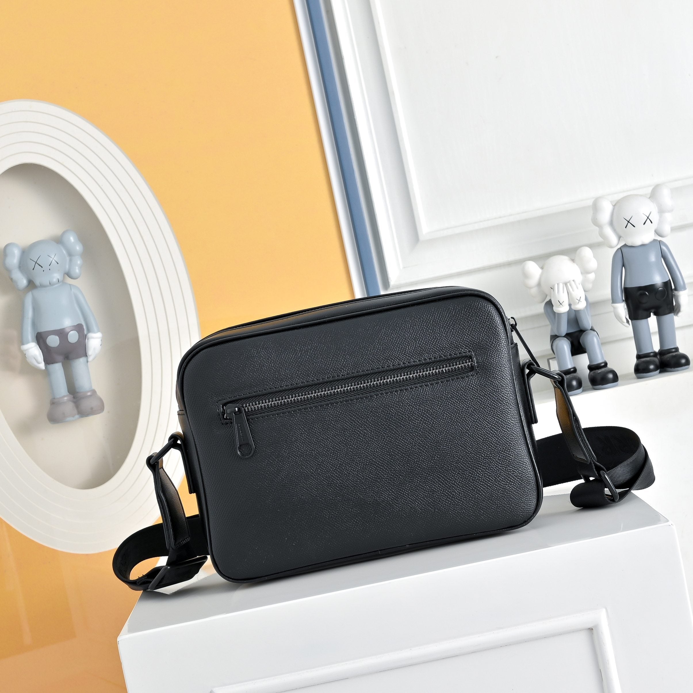 Burberry Sac Crossbody Burberry Cuir Grainé Noir