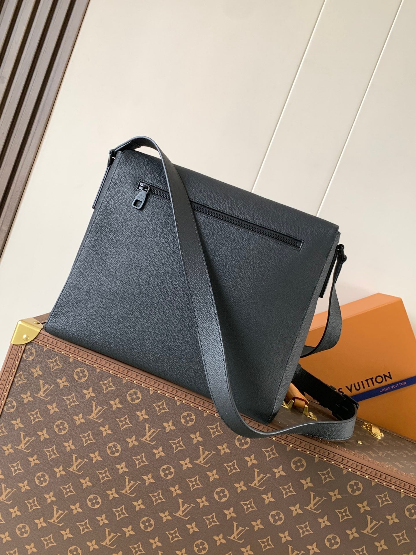 Louis Vuitton Roman PM Taurillon Leather Black