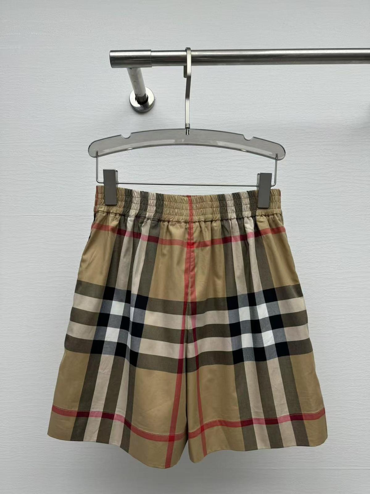 Short Burberry – Motif Check Iconique