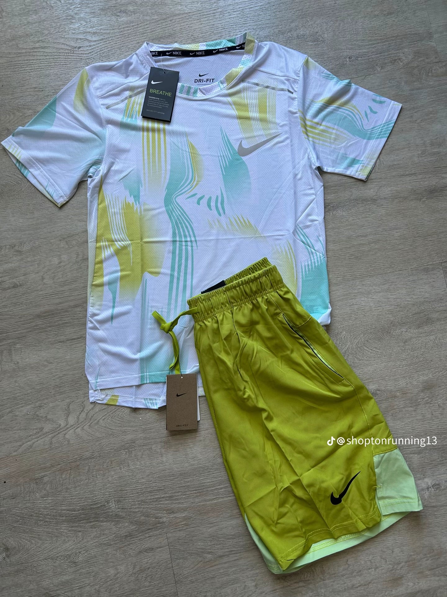 Ensemble Nike
