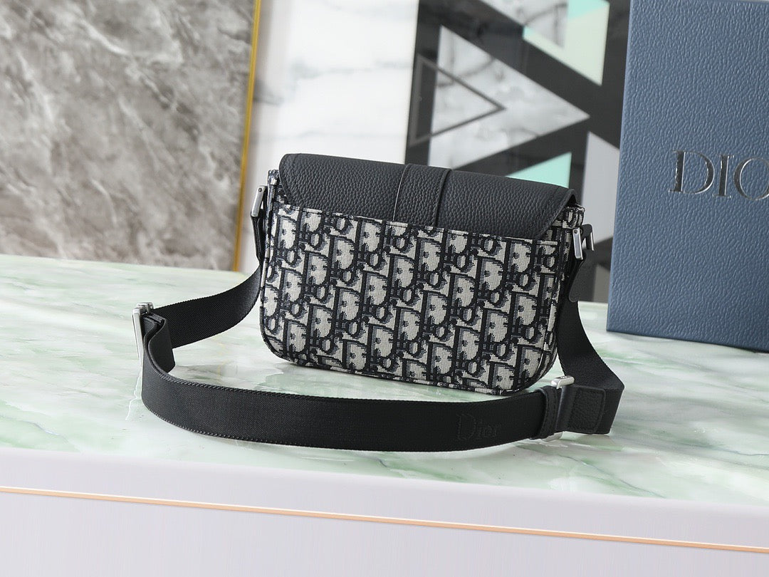 Dior Saddle Messenger Bag Oblique Jacquard