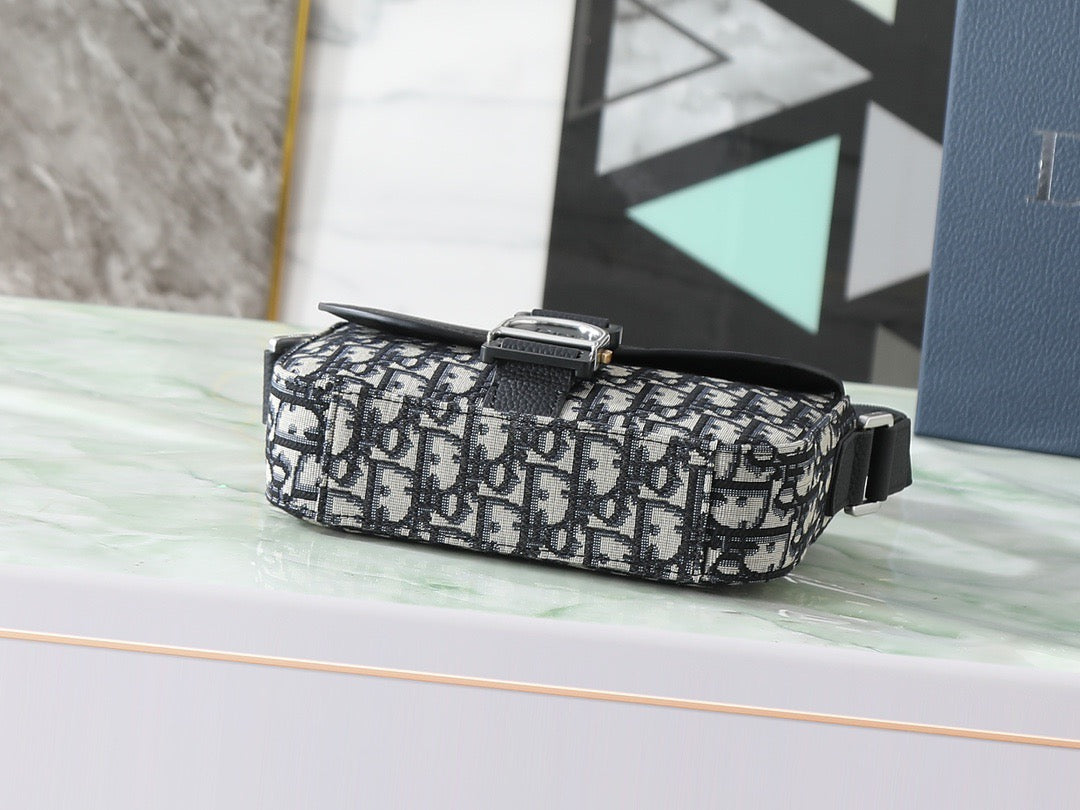Dior Saddle Messenger Bag Oblique Jacquard