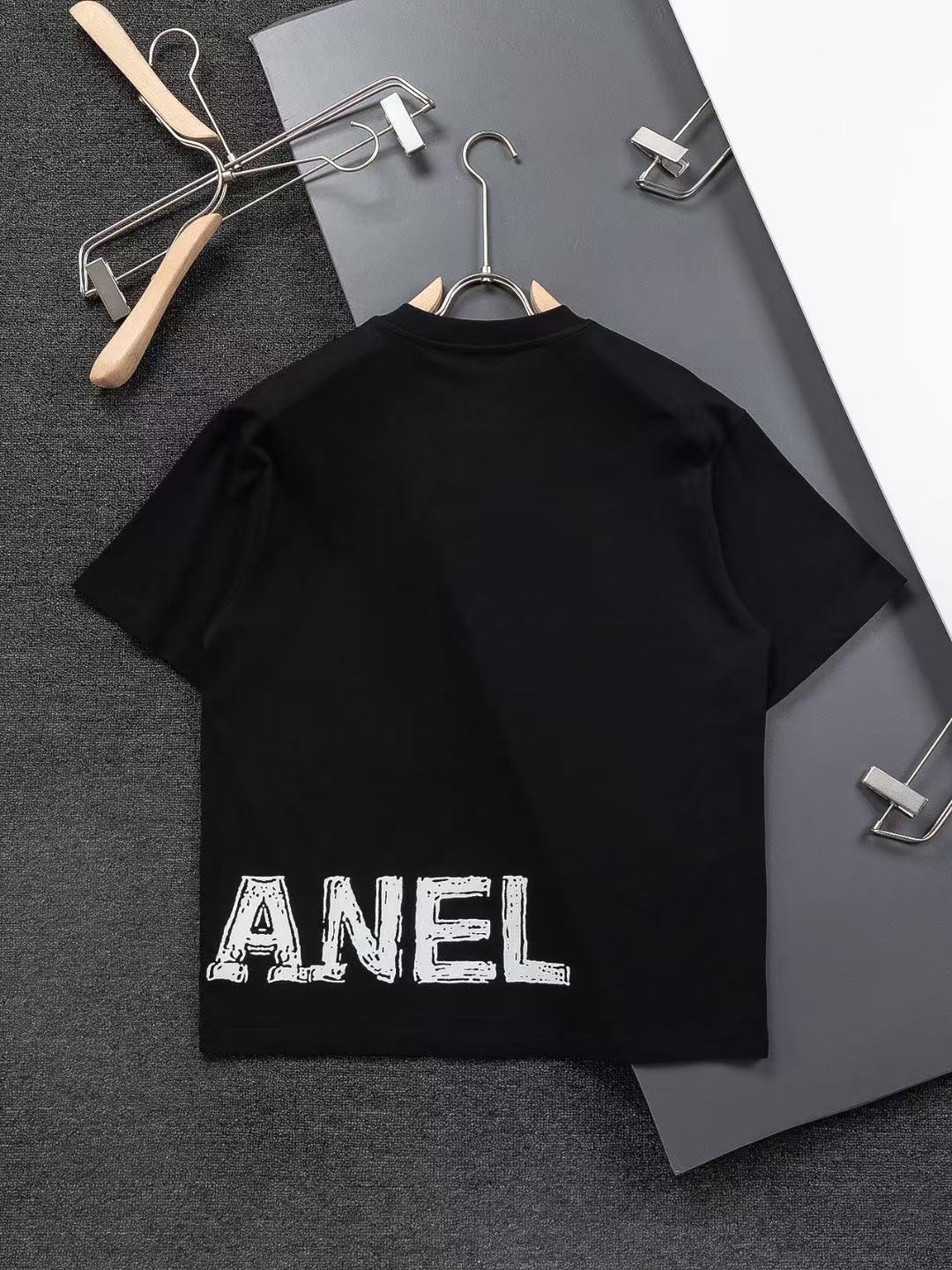 T-shirt Chanel Noir/Blanc – Logo Iconique