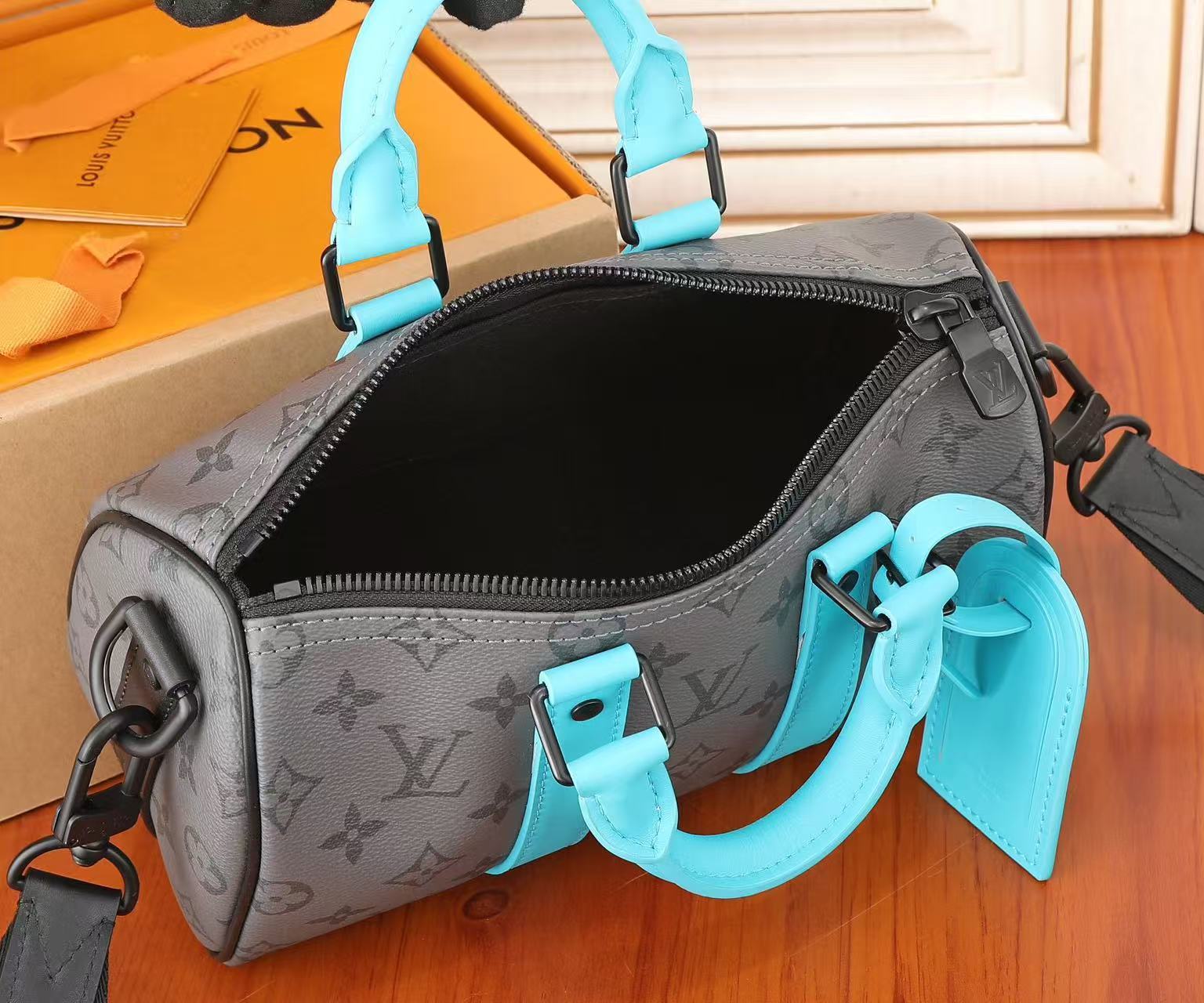 Sac Boston Monogram Noir & Turquoise – Louis Vuitton