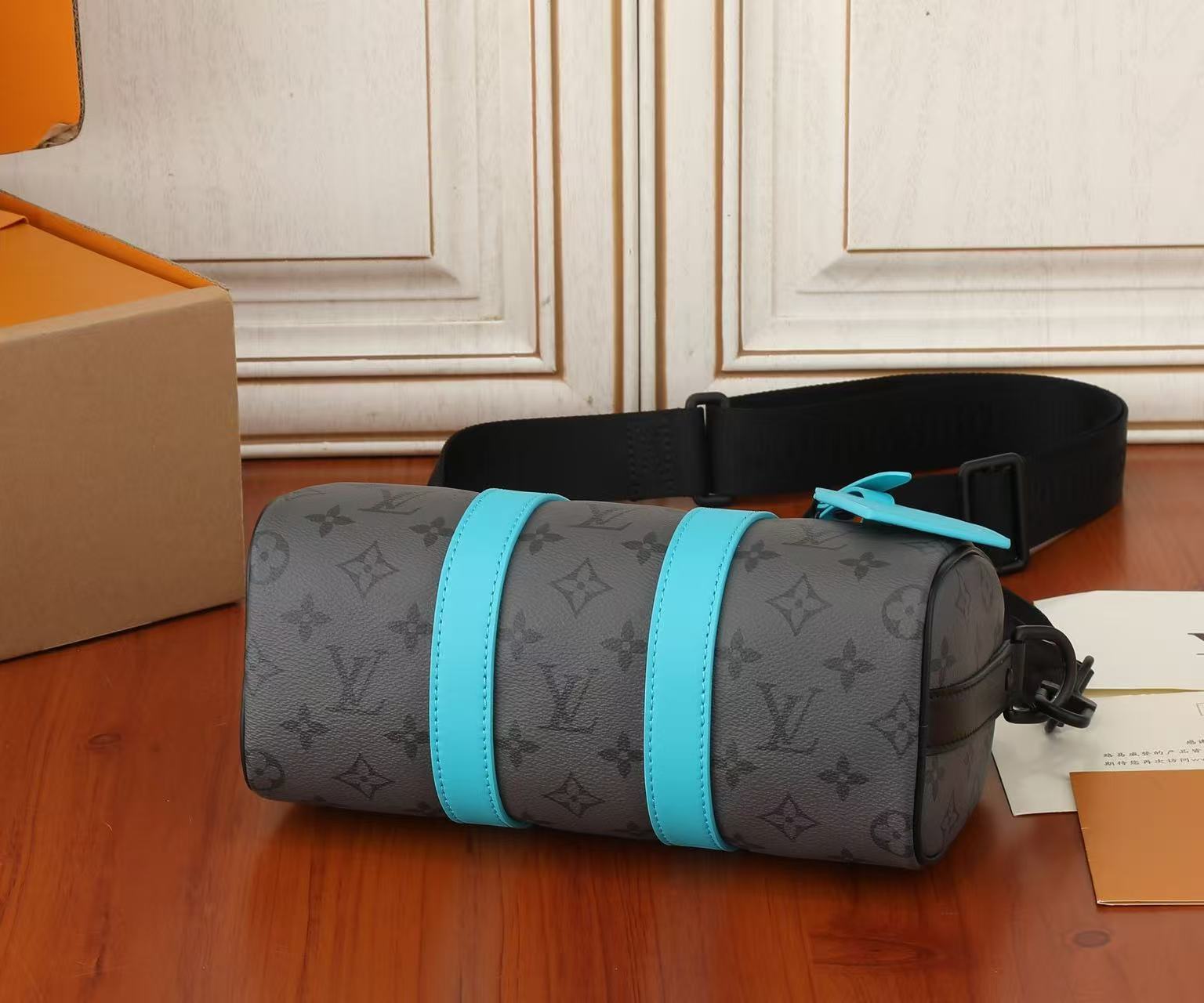 Sac Boston Monogram Noir & Turquoise – Louis Vuitton