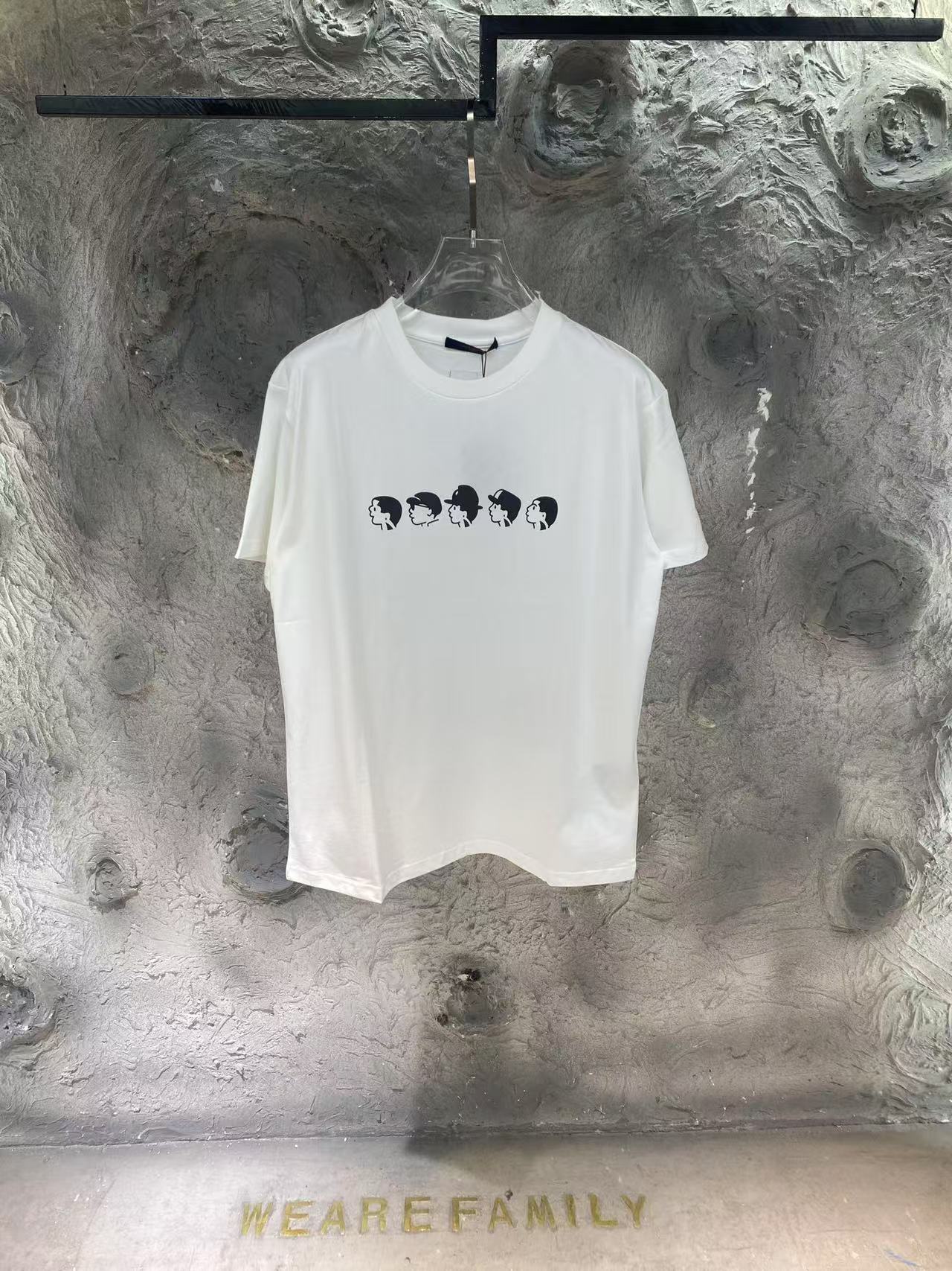 T-shirt Louis Vuitton – Minimalisme Graphique & Esprit Contemporain