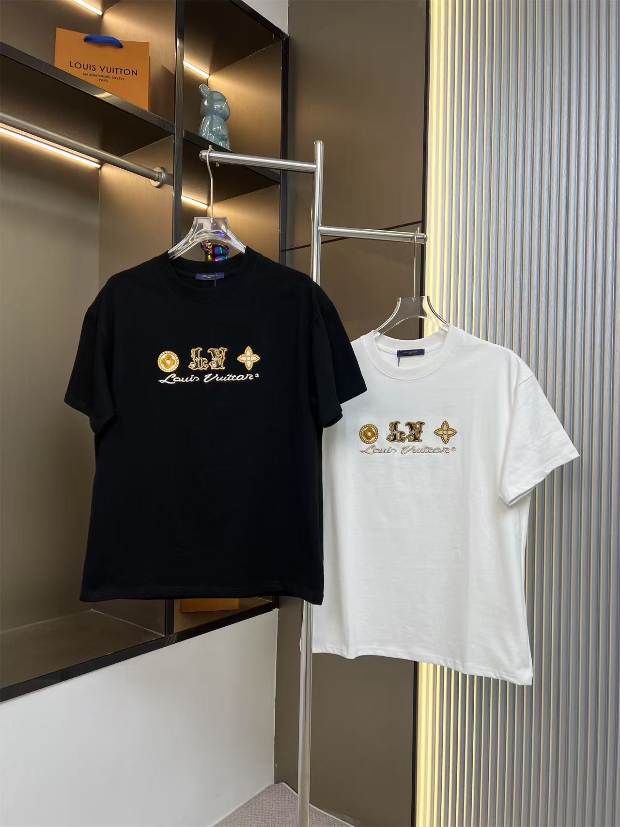 T-shirts Louis Vuitton – Héritage Iconique & Finition Précieuse
