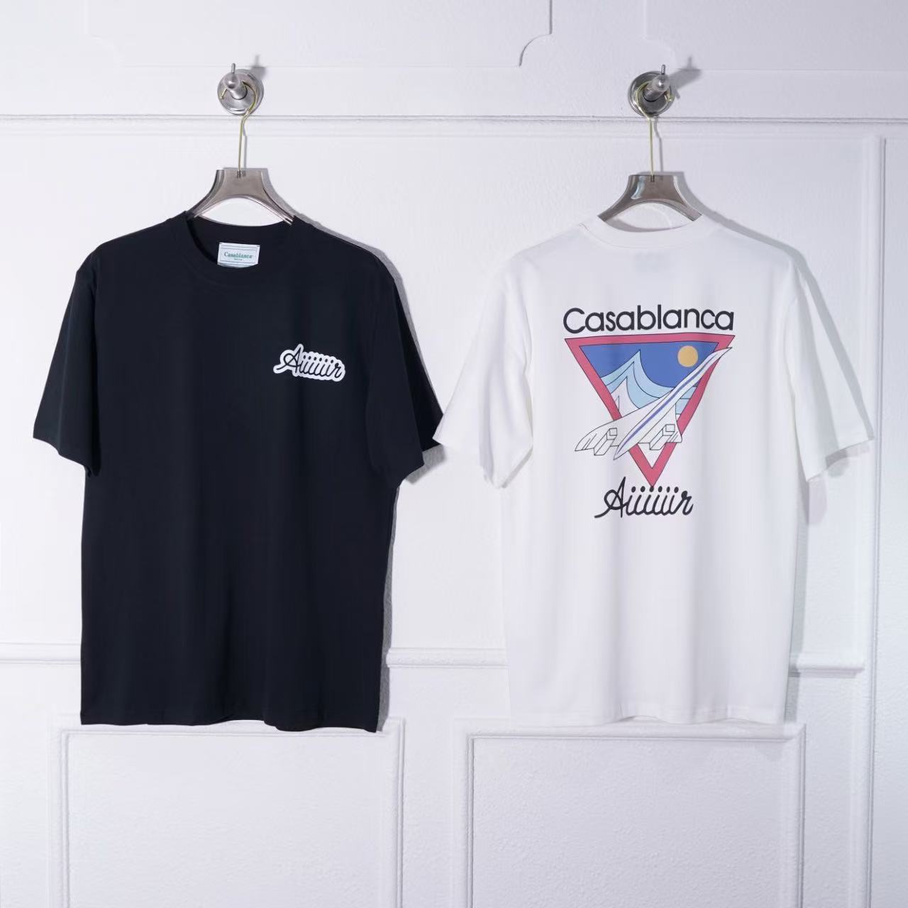 T-shirt Graphique Casablanca – Élégance Minimaliste &amp; Esprit Artistique