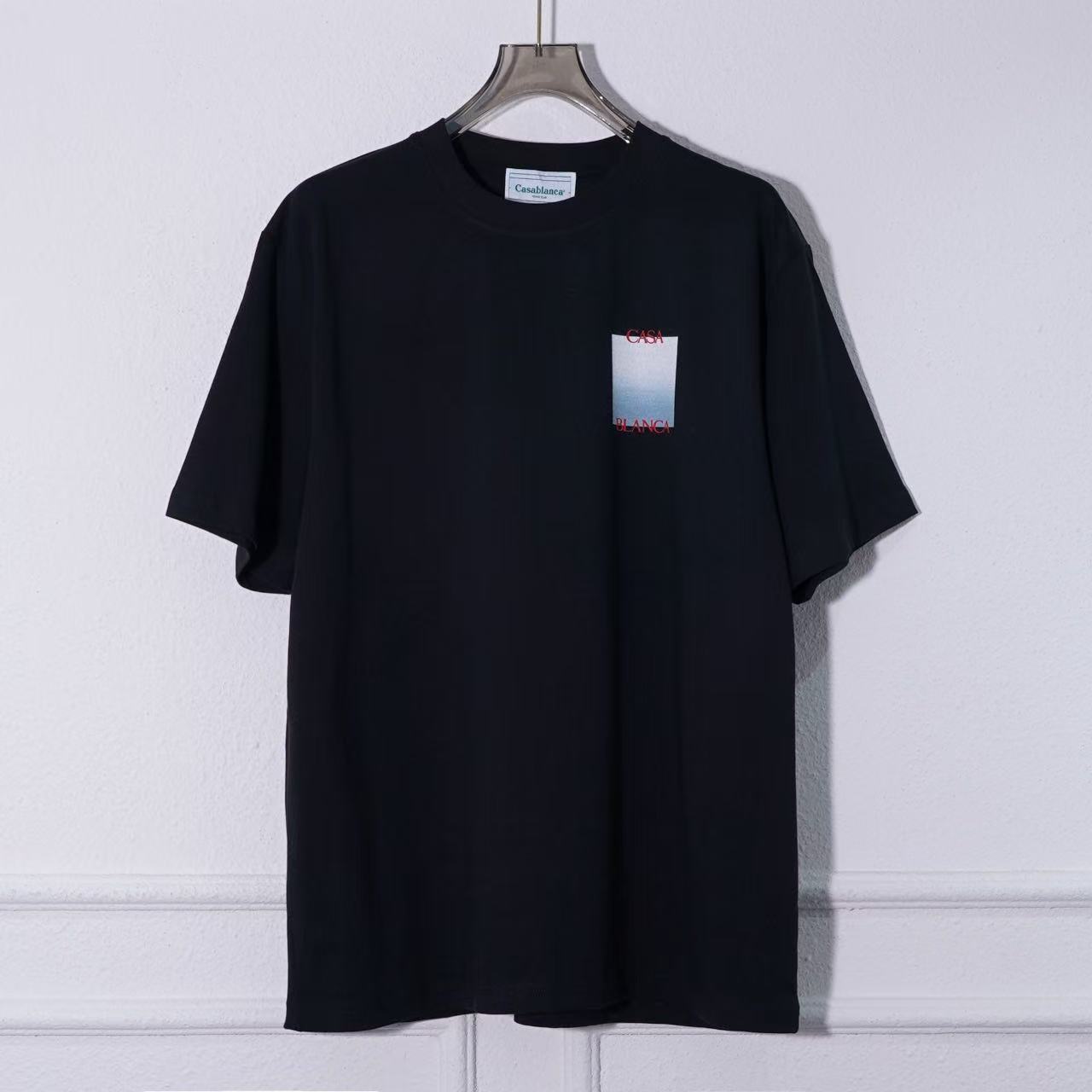 T-shirt Minimaliste Casablanca – Sobriété Moderne Détail Signature