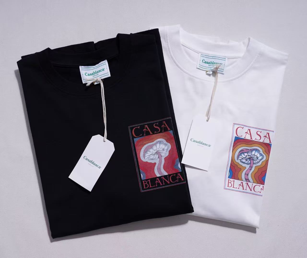 T-shirt Graphique CASA BLANCA – Esprit Artistique &amp; Moderne