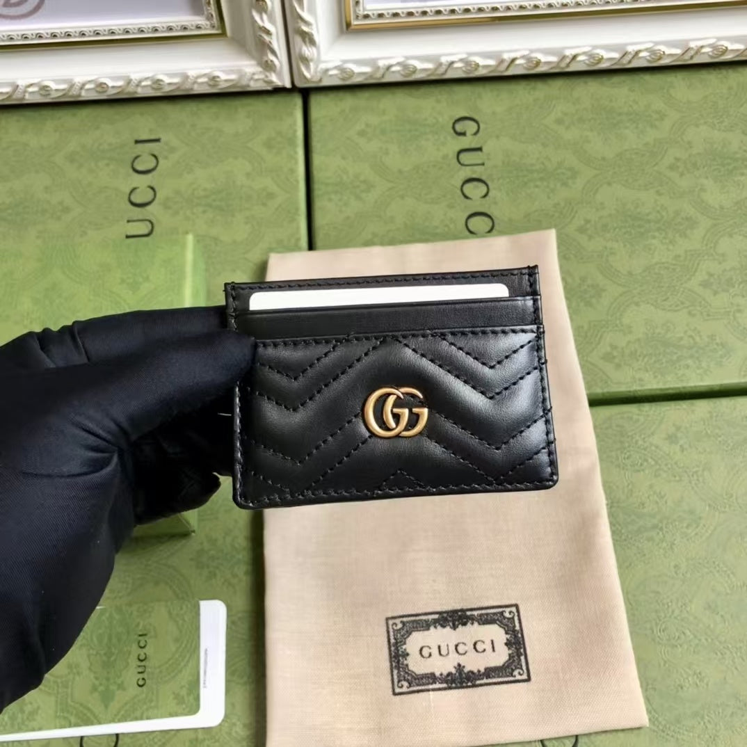 Porte-Cartes GG Matelassé en Cuir – Élégance Minimaliste Signée Gucci