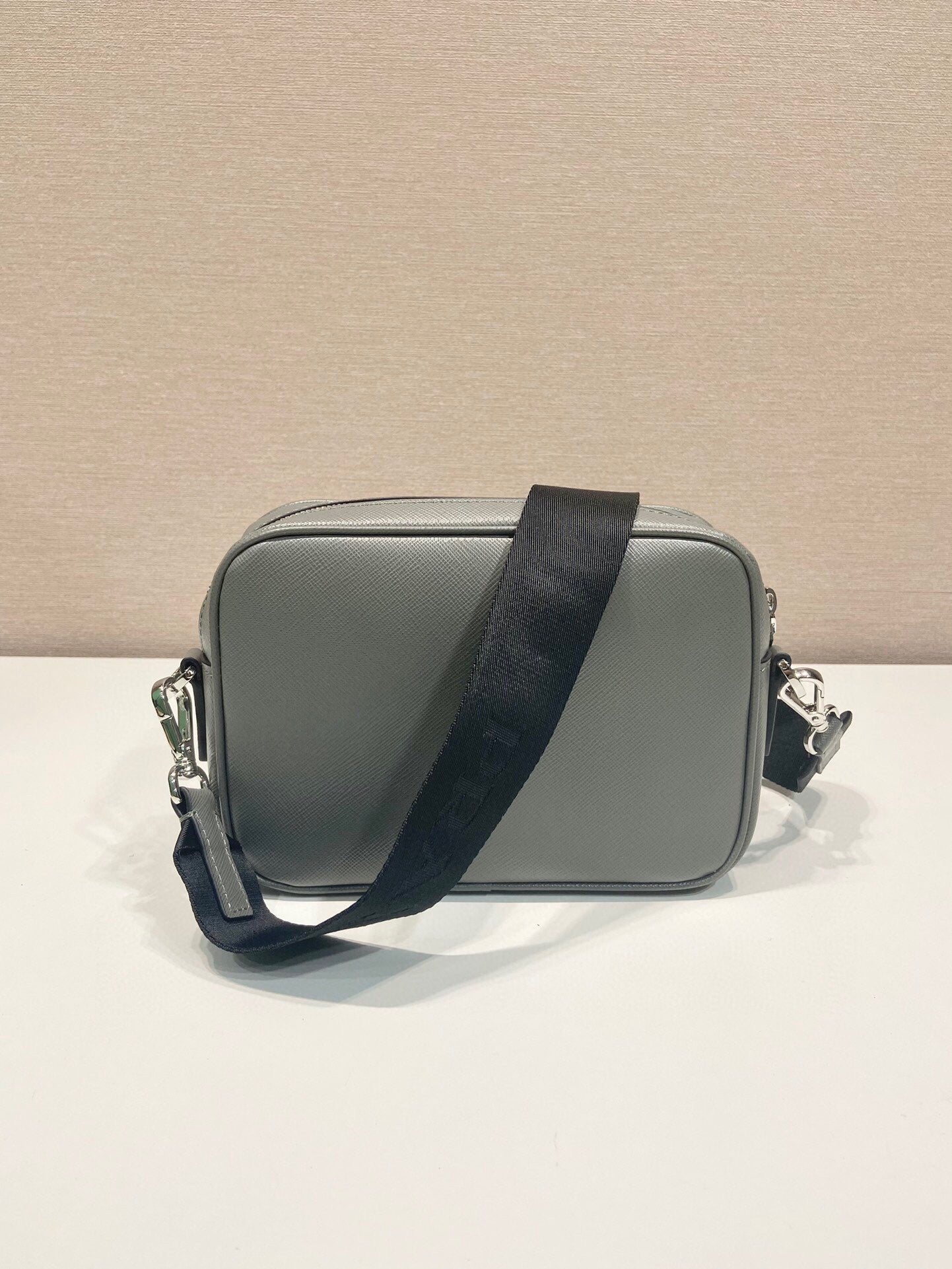 Prada Sac Bandoulière Prada Saffiano Noir Double Zip avec Porte-clé Mini Pochette