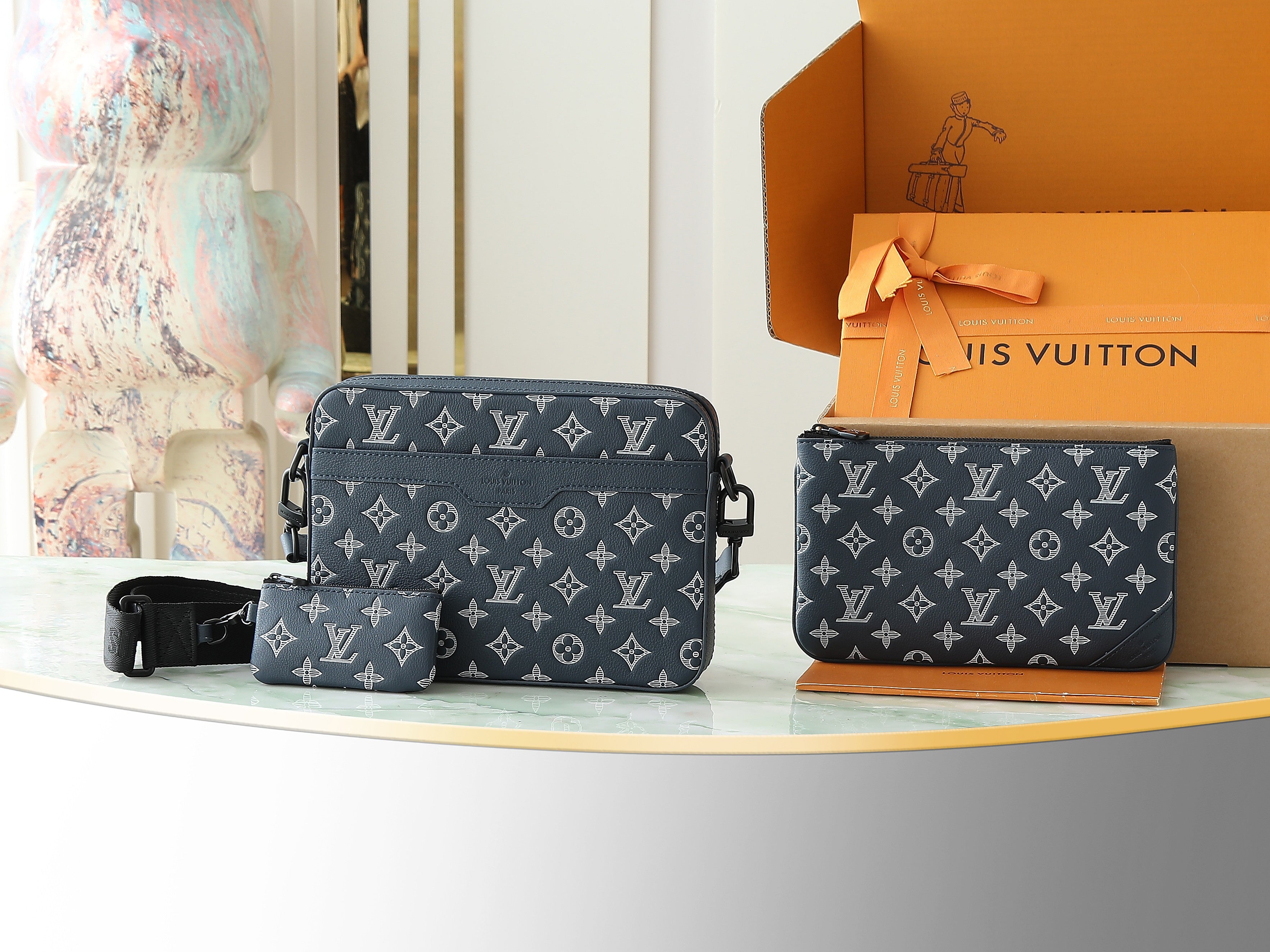 Louis Vuitton Sac Crossbody Louis Vuitton Monogram Blanc avec Pochette Frontale et Porte-cartes Zipé