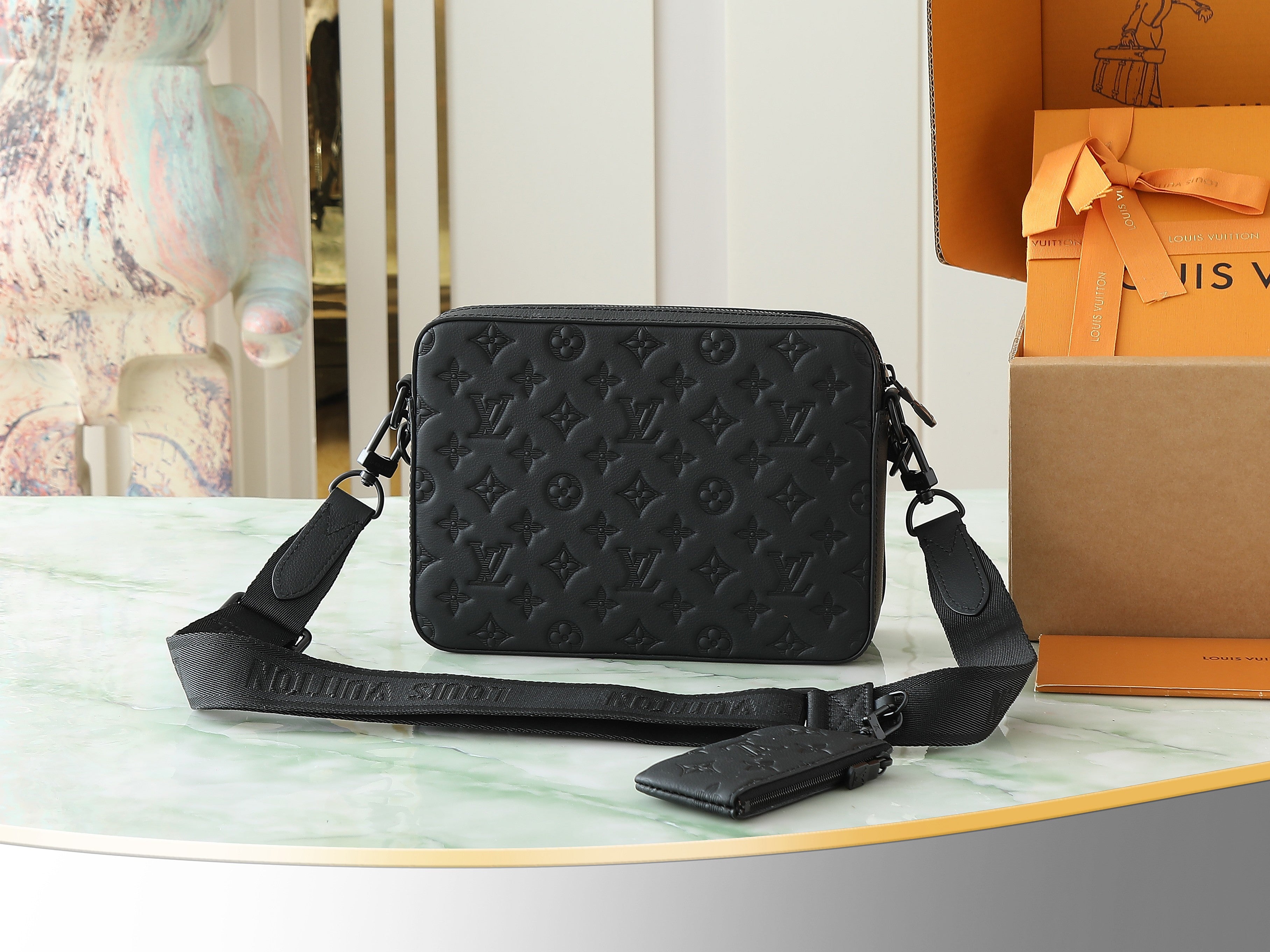 Louis Vuitton Sac Crossbody Louis Vuitton Monogram Blanc avec Pochette Frontale et Porte-cartes Zipé