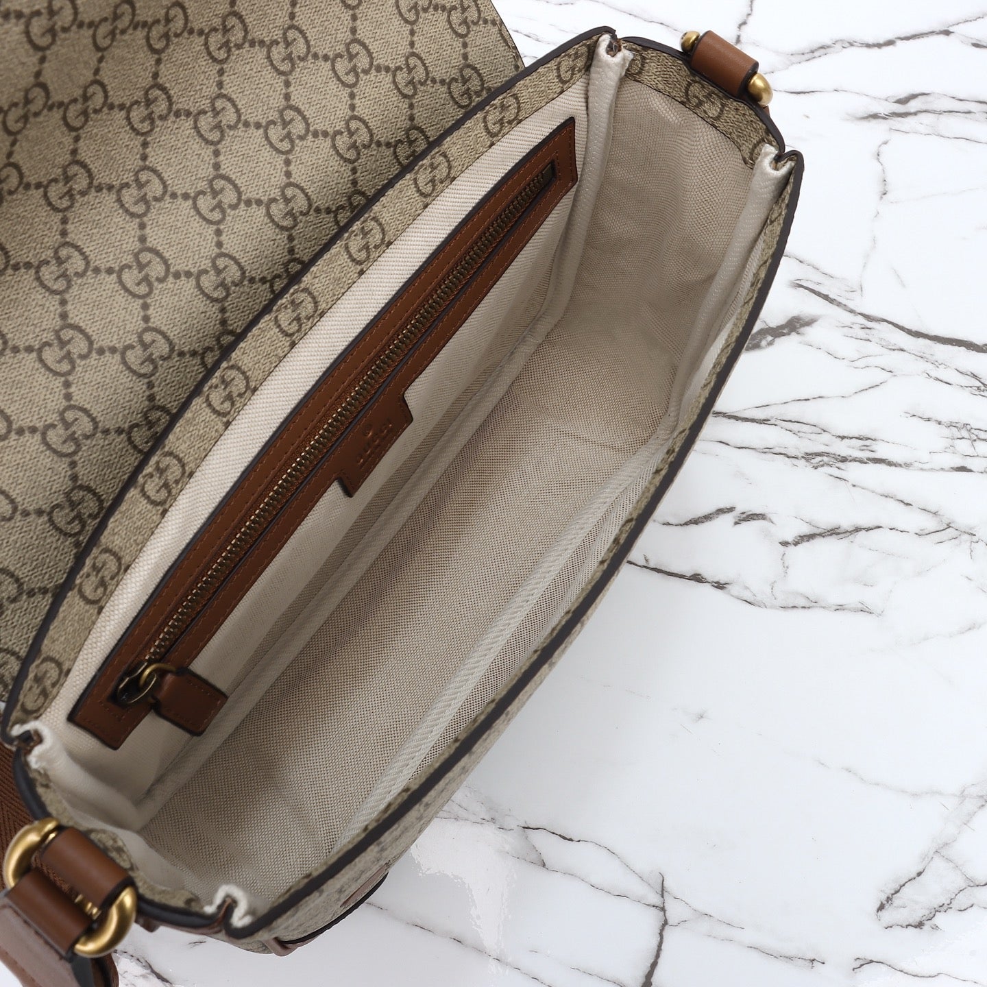 Gucci Sac Messenger Gucci GG Supreme Classique à Rabat