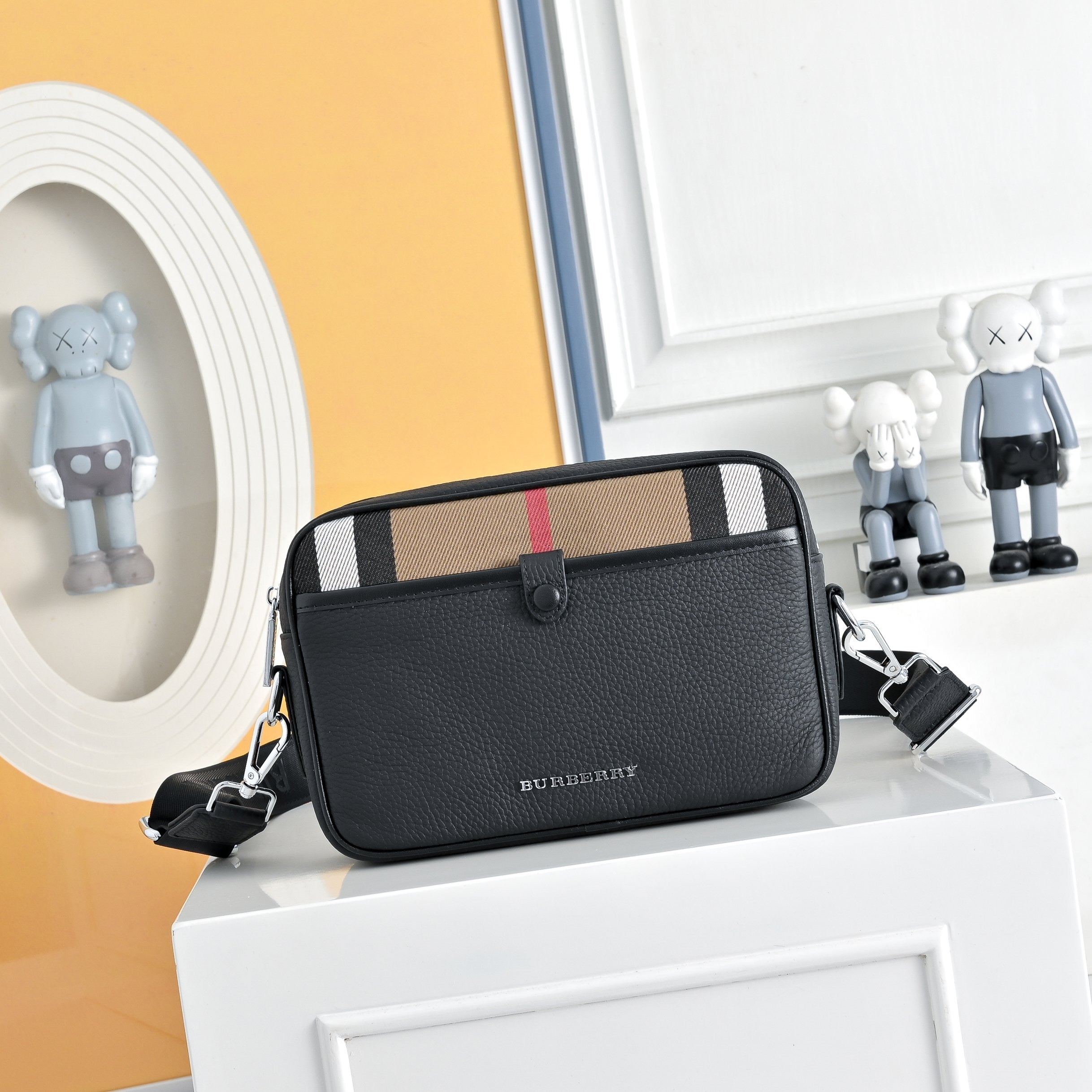 Burberry Sac Bandoulière Burberry Vintage Check Noir & Beige