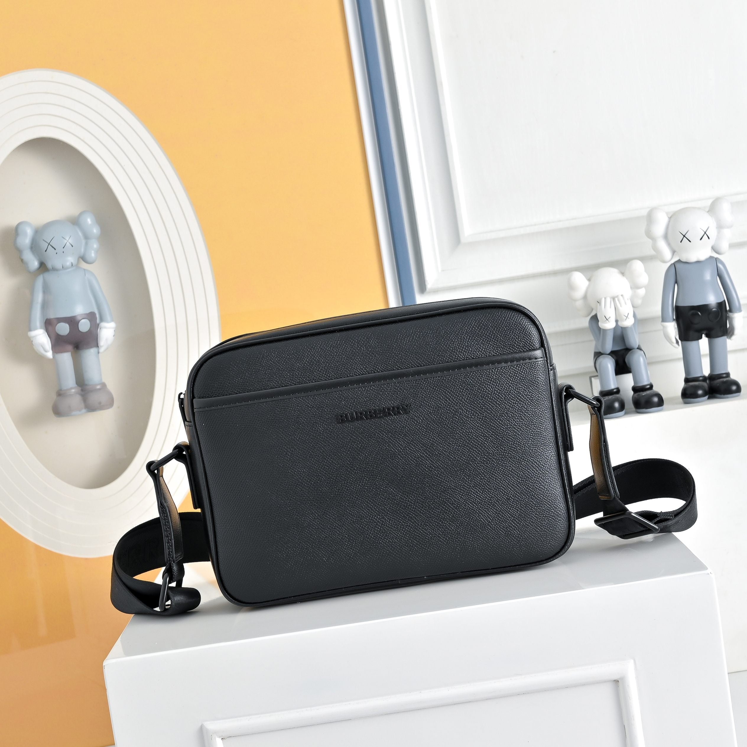 Burberry Sac Crossbody Burberry Cuir Grainé Noir