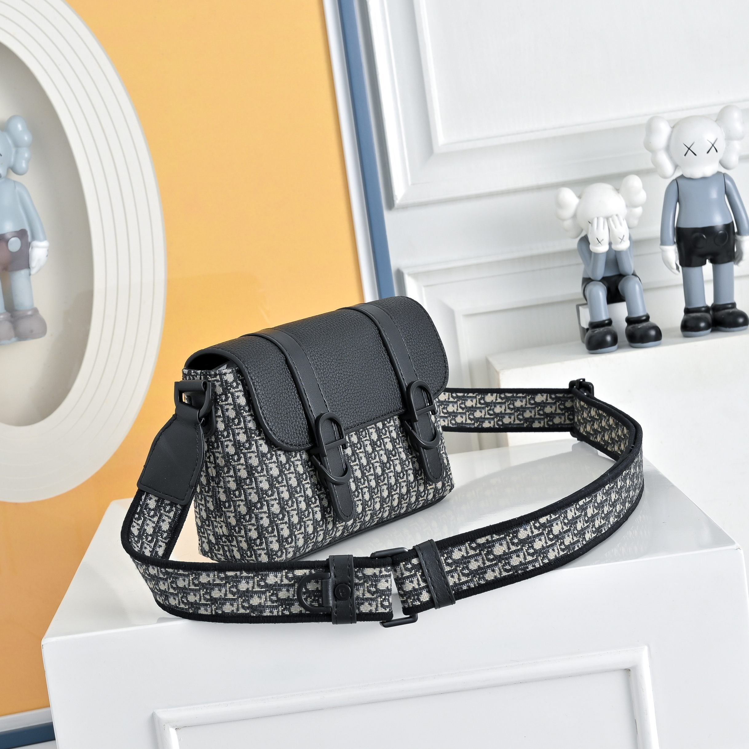 Dior Mini Messenger Dior Oblique Jacquard Black Leather Trim