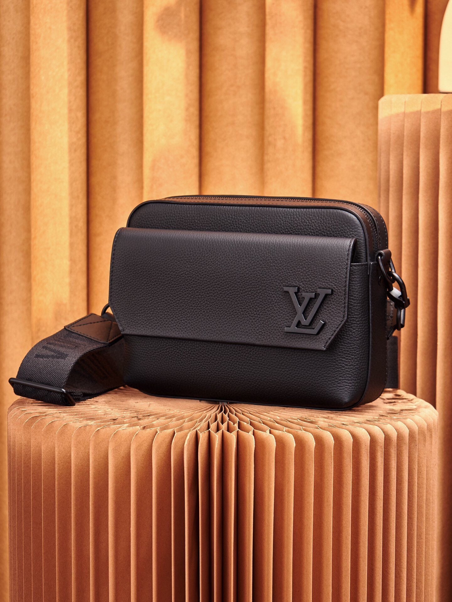 Louis Vuitton S Lock Messenger Monogram Eclipse