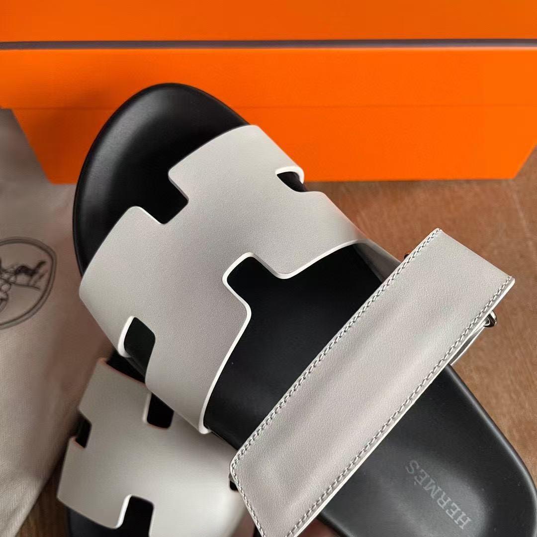 Sandales Hermès – Modèle Iconique (Plusieurs coloris)