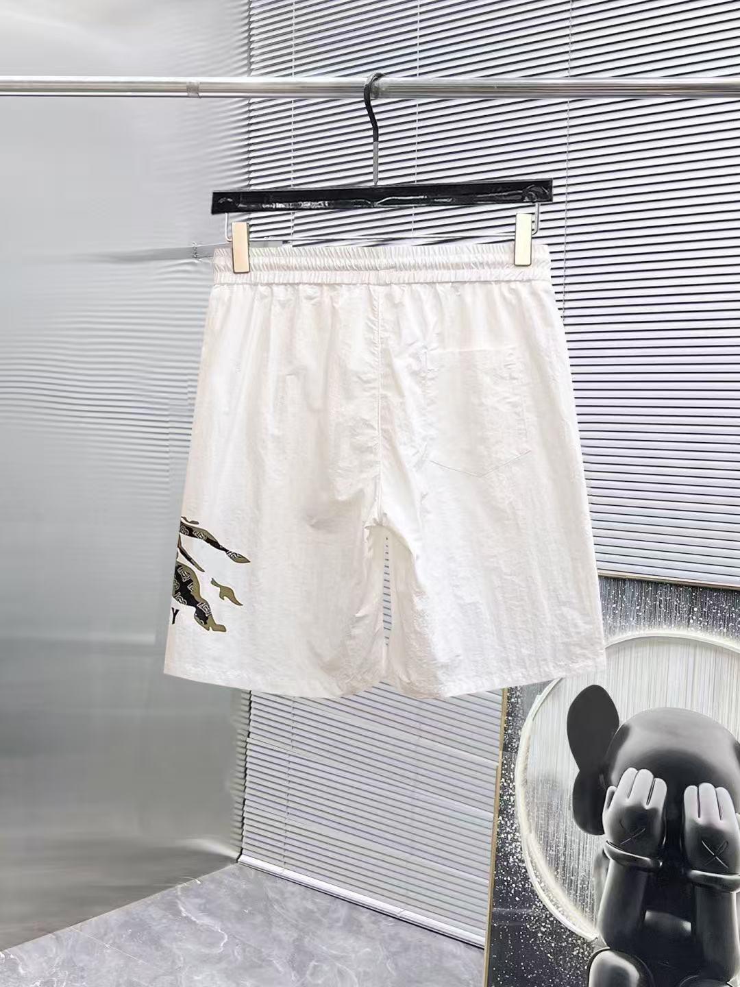 Short Burberry Homme – Élégance Minimaliste