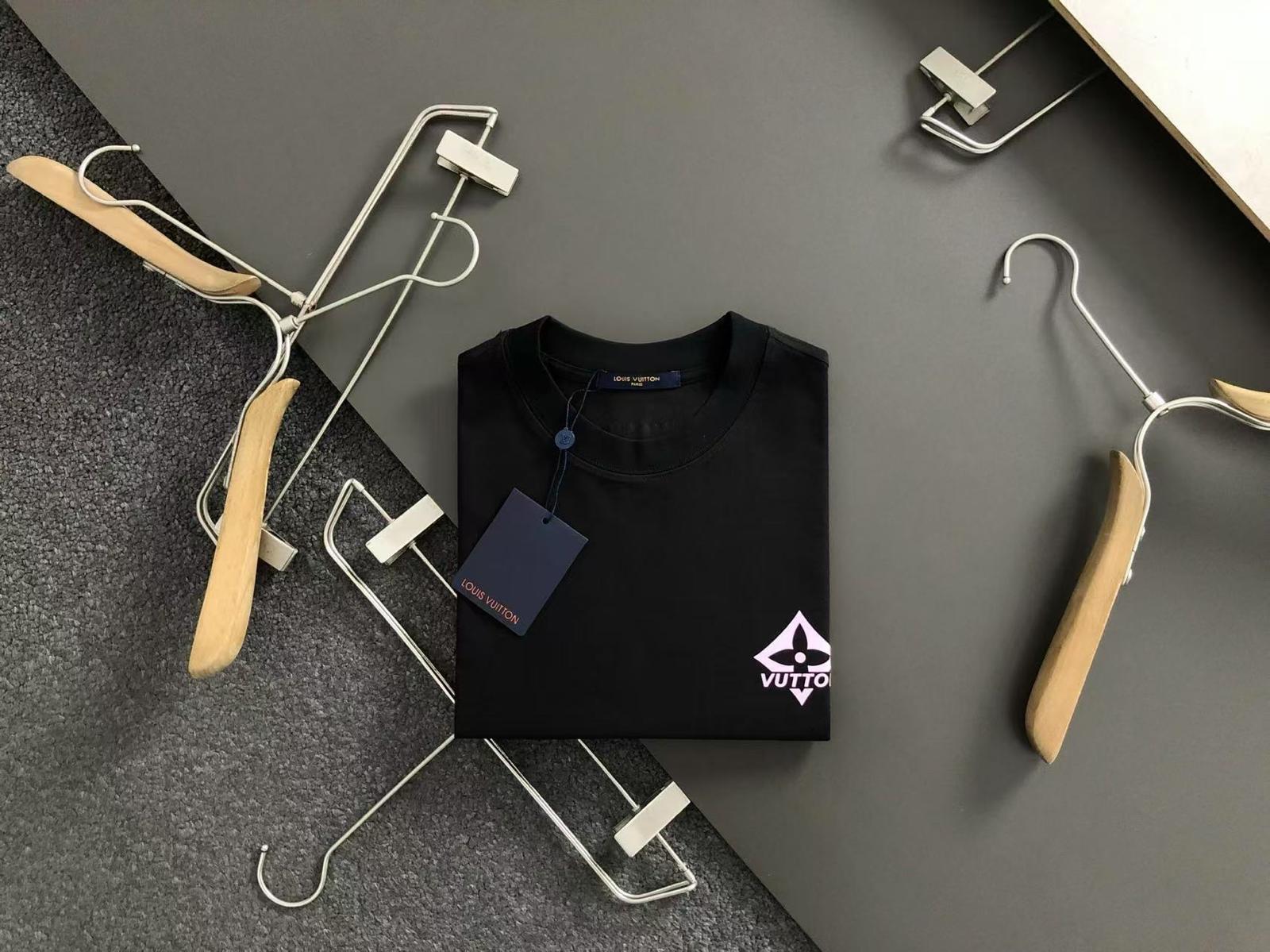 T-shirt Louis Vuitton Noir – Logo LV Moderne