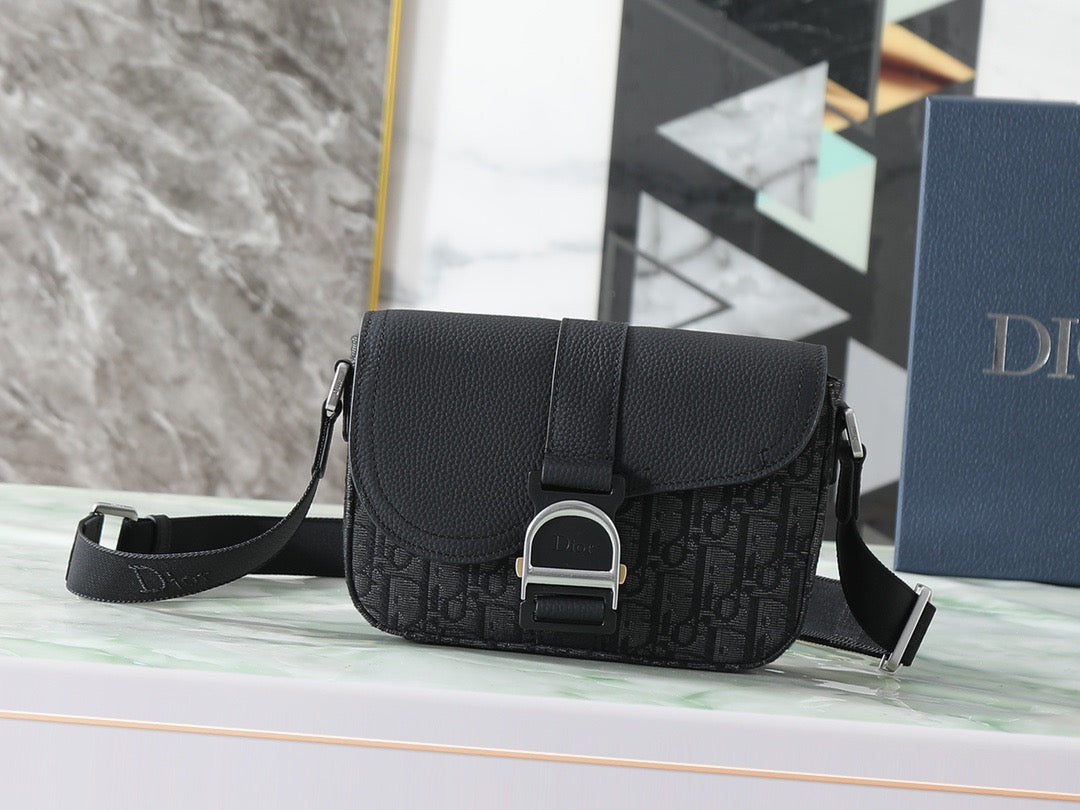 Dior Saddle Messenger Bag Oblique Jacquard